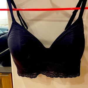 Black no wire Victoria secrets black bra
